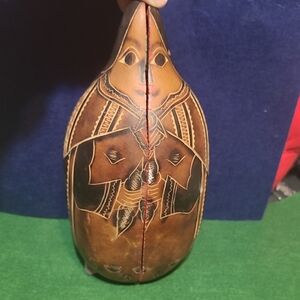 Handcrafted Mate Burilado Andean Figurine